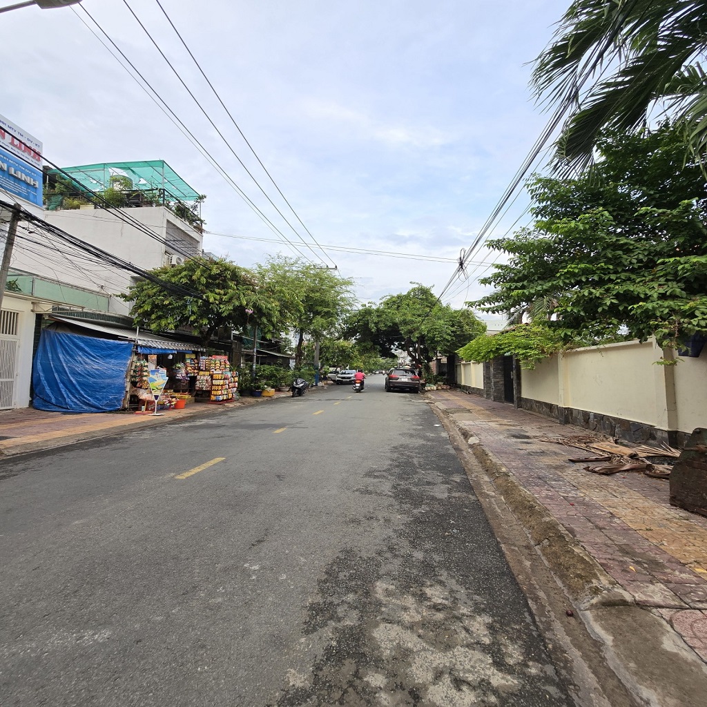Bán nhà phố Thủ Đức liền kề Đặng Văn Bi , TP Thủ Đức_ Nhà C-4 tiện xây mới, không quy hoạch _ 123 m2 - Ảnh 4